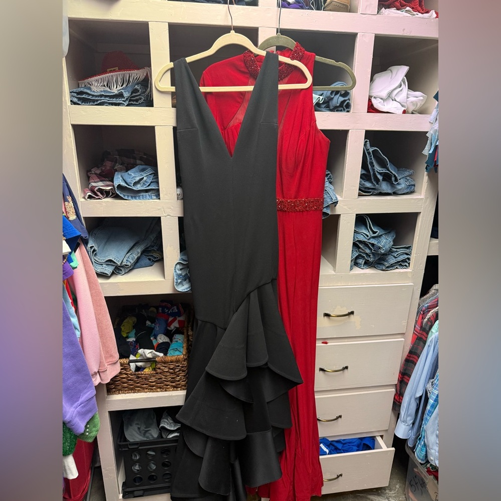 Elegant Black Sleeveless Dress